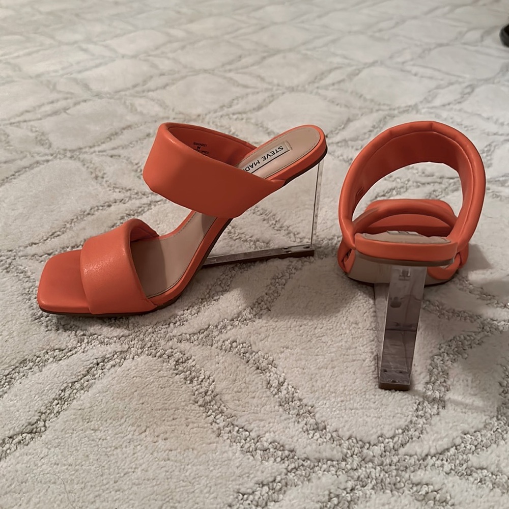 Worn once acrylic Steve Madden heel